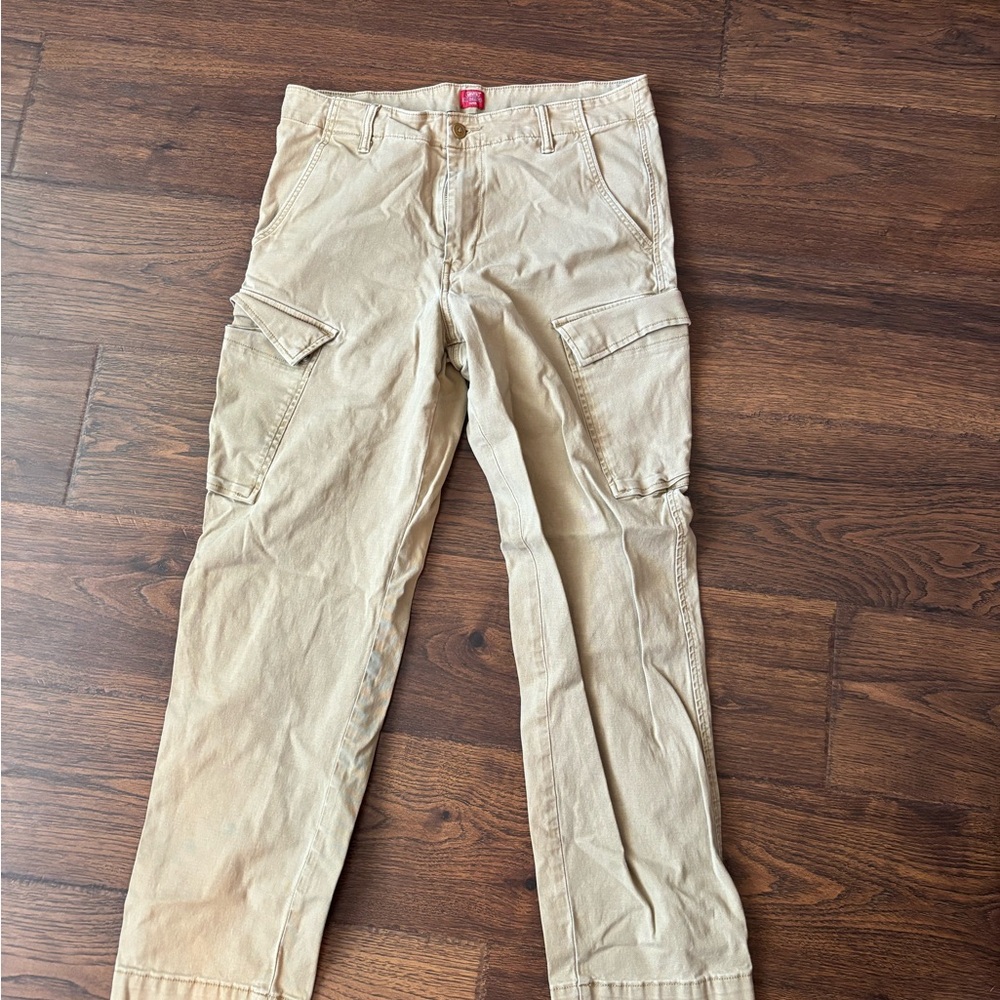 Levi’s Cargo Pants